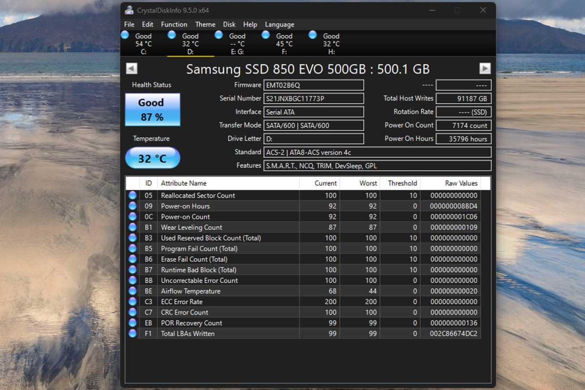 Samsung SSD 850 EVO ekran görüntüsünde CrystalDiskInfo sağlık kontrolü